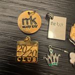 Mary Kay Bundle of (11) Charms for Charm Bracelet Necklace Gold & Silver Photo 2