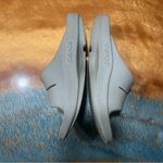 OOFOS Ooah Slide Recovery Sandals size 7 Tan Photo 2