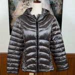 Andrew Marc Super Cute  Metallic Gray Packable Down Puffer Jacket! Photo 0