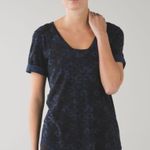 Lululemon  Love Tee II - Windy Blooms Deep Navy Black - 8 Photo 0