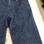 Levi's Levi’s Demi Curve Classic Fit Embroidered Pockets Cropped Capri Jeans 8 Photo 4