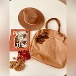 Cynthia Rowley  Genuine Pebble Leather Beige Flower Applique Hobo tote bag Photo 8