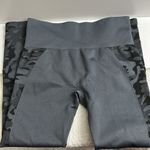 Zyia  Seamless Camo High Waist 7/8‎ Performance Leggings size large Photo 3