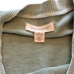 Treasure & Bond Super 3/4 Bell Cut Off Sleeve Crop - Green Photo 3