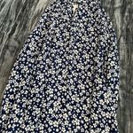 Floral in Navy and White Top Size L by perfect peach Blue Size L Photo 1