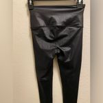 Victoria's Secret  Sport Black High Shine Liquid Legging. Photo 2