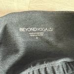 Beyond Yoga size small sports bra Photo 5