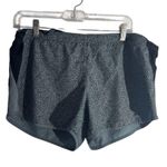 Nike  Dri-FIT Athletic Shorts – Gray Striped, Size Medium Photo 0