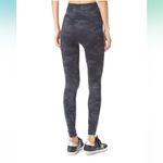 Spanx Look At Me Now Gray Camo Seamless Tummy Control Shaping Leggings Sz S Photo 1
