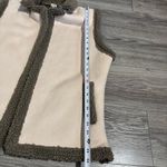 Anthropologie Akemi + Kin Women Cream & Gray Collared Sherpa Vest One Size Size undefined Photo 15