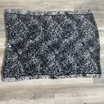 Vera Bradley  light weight Infinity scarf, 32x26,  100% Rayon Photo 4