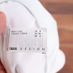 ASOS DESIGN White G Photo 1