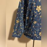 EUC Lifestyle Blue Denim Floral Embroidered Wooden Button Down Jacket size m Size M Photo 10