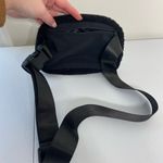 NWOT women’s solid black Sherpa soft thick adjustable strap belt‎ bag active Photo 2