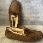 UGG Women’s  Dakota Slippers Photo 0
