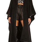 Bush Cape in Black Photo 0