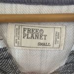 Free Planet  Baja hoodie sweater Size Small Photo 4
