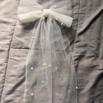 Lulus Pearl Bow Clip Photo 0