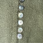 Willow Button Photo 3