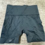 Set Active  Sculptflex shorts size small Photo 3
