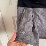 Lululemon  Pace Rival Heather gray/black skirt size 6 Photo 3