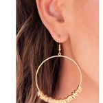 Paparazzi Retro Ringleader Gold Earrings (175) Photo 0