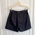 Everlane  • The Easy Short black cotton chino twill pull on high rise Photo 6