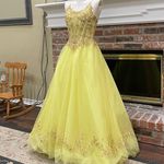 Mon Cheri Mon Cherie yellow sequined prom homecoming bridesmaid dress / 4 / EUC (Like new) Photo 8