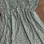 Green Patterned Dress Photo 2
