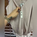 EXPRESS SIZE S TAUPE SOLID TOPS TOP-SLEEVELESS
1521887 bodysuit Photo 2
