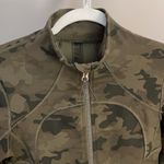 Lululemon Forme jacket II‎ Savasana Camo Fatigue Green Size 4 Photo 3