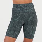 Spanx Booty Boost Printed Bike Shorts in Speckled Emerald Size Sz Large Photo 0