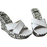 Stuart Weitzman NEW BLACK & WHITE LEATHER GRAFFITI PRINT LOGO SANDAL WEDGE 9.5 Photo 0