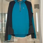 Illumi NITE athletic/running shirt with hood 3/4 zip thumb holes back pocket Size XL Photo 0