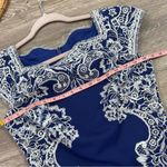 Tadashi Shoji  blue and white lace sheath dress‎ women’s size S Photo 2