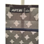 Apt. 9  Women's Black White Geometric Flora Largel Print V-Neck Short Sleeve Top Photo 1