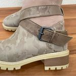 ROSS & SNOW “Emilina” Weatherproof Shearling Camo Moto Ankle Boots Size 6 Photo 7