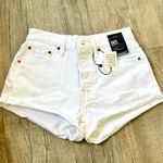 Levi's 501 Premium Collection white shorts size 27. Photo 0