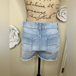 NTM: Time & Tru Light Denim Wash Mid Rise Distressed Raw Hem Shorts Size 8 Blue Photo 9
