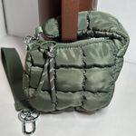 Quilted Puffer Detachable Wristlet #1019 Green Photo 2