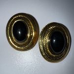 Vintage‎ Gold tone Black Cabochon Oval Clip on Earrings Photo 0