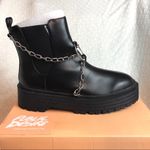 public desire  black chain detail chunky boot Photo 5