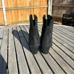 Universal Threads Women’s Dallas Ankle Western Bootie in black– Universal Thread size 8 boots fall Photo 3