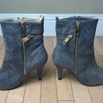 BELLINI Claudia Bootie Gray Suede Gold Zippers Booties Heels Size 8M Photo 5