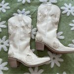 Altar'd State NEW FLAWED Altar’d State Floral Western Embroidered Tall Boots Size 7.5 NWT Photo 5