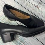Clarks  GENETTE Loafers Womens Size 10M Black Leather Shooties Photo 3