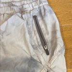 Lululemon Athletica tracker Light Gray marbled Athletic Shorts size 6 Photo 3