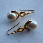 Good Tone Pearl Drop Earrings Gold Photo 4