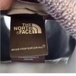 The North Face Women's Dark Gray Ski Jacket Size XS / TP Looks amazing in person picture do you know justice smoke free home? If you have any questions, let me know. Sleek and warm ski jacket. Ideal for winter sports. Durable and stylish design. Photo 6