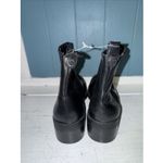Steve Madden Gloryy Chelsea Boot Black Leather Pull On Ankle Bootie Size 7.5 Photo 4